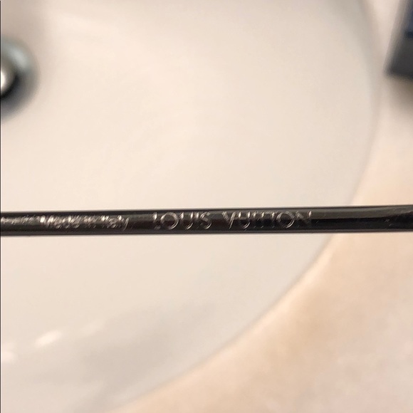 Louis Vuitton Clockwise Sunglasses (Western) - Picture 6 of 7
